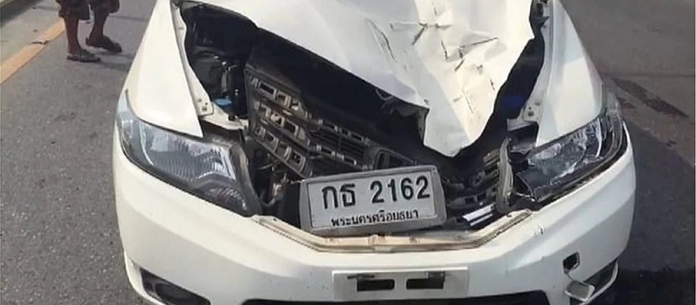 Ταϊλάνδη: Οδηγούσε όταν είδε λάστιχο να διαλύει το παρμπρίζ της εν κινήσει (βίντεο)